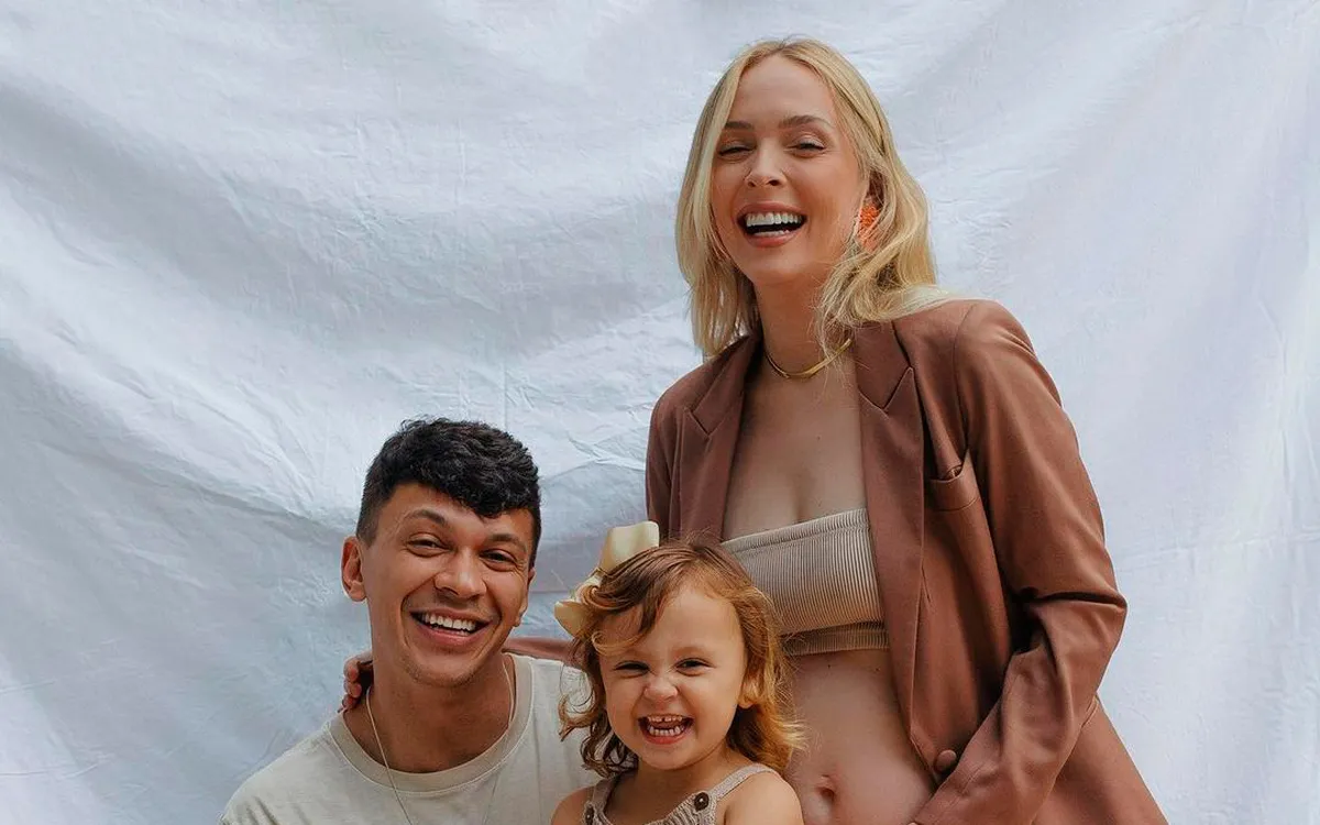 Foto: Filha de Tata Estaniecki e Júlio Cocielo, Beatriz nasceu em 18 de  abril de 2020 - Purepeople