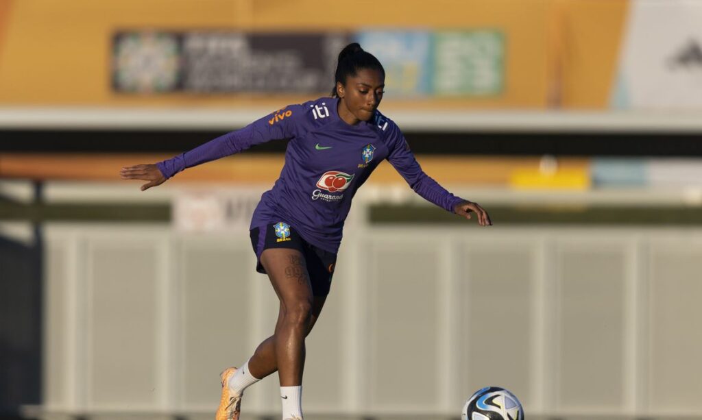 Seleção feminina faz último treino antes de estreia na Copa do Mundo