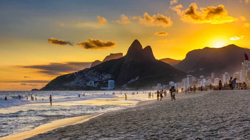 De acordo com os dados, a cidade de Santos poderia sentir o nível do mar crescer 27,74 cm