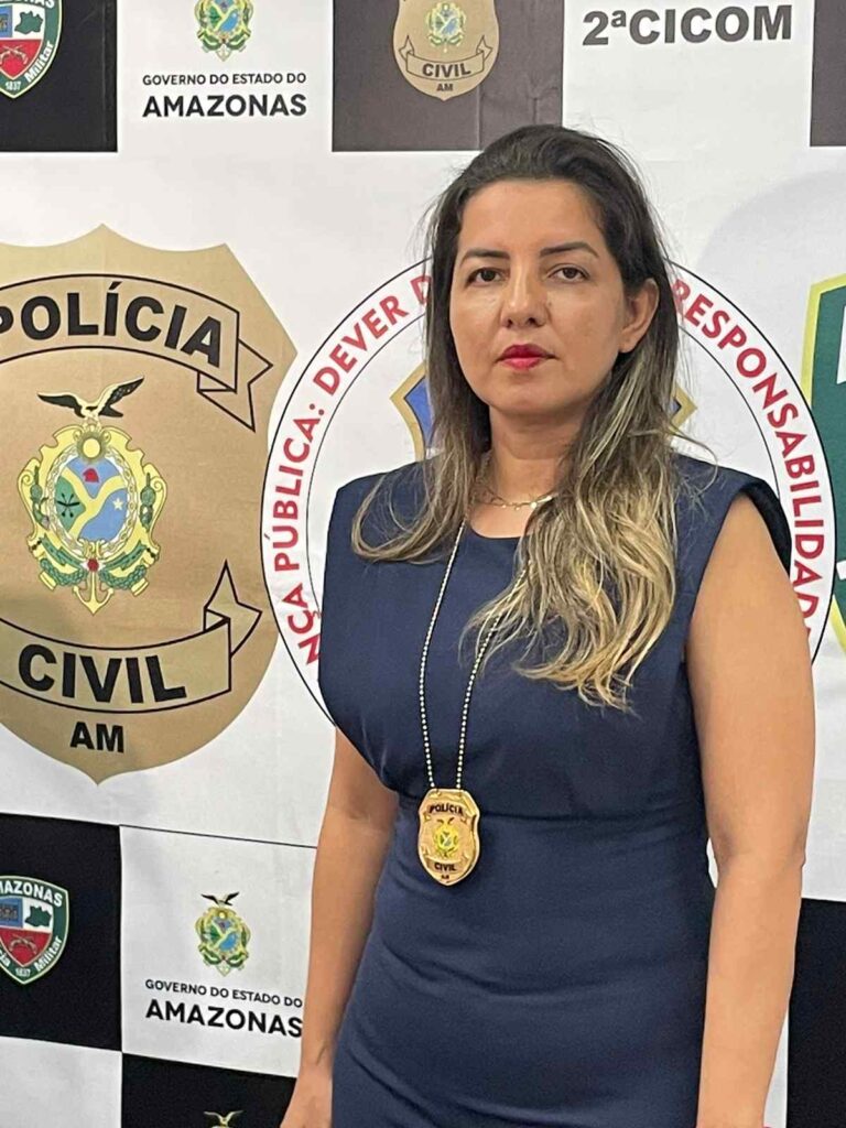 Delegada Elizabeth de Paula, titular da unidade policial






(reclusão)