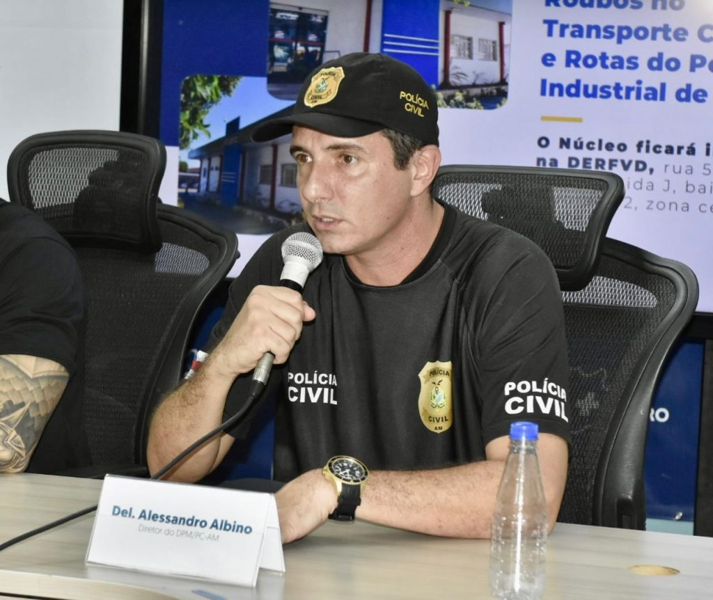 A Secretaria de Estado de Segurança Pública do Amazonas (SSP-AM) anunciou, nesta terça-feira (23), a instalação do Núcleo de Repressão a Roubos no Transporte Coletivo e Rotas do Polo Industrial de Manaus. O anúncio foi feito pelo secretário da SSP-AM, coronel Vinícius Almeida, durante apresentação do índice de redução dos crimes de roubos ao transporte público na capital, que durante o primeiro trimestre deste ano caíram 21%.