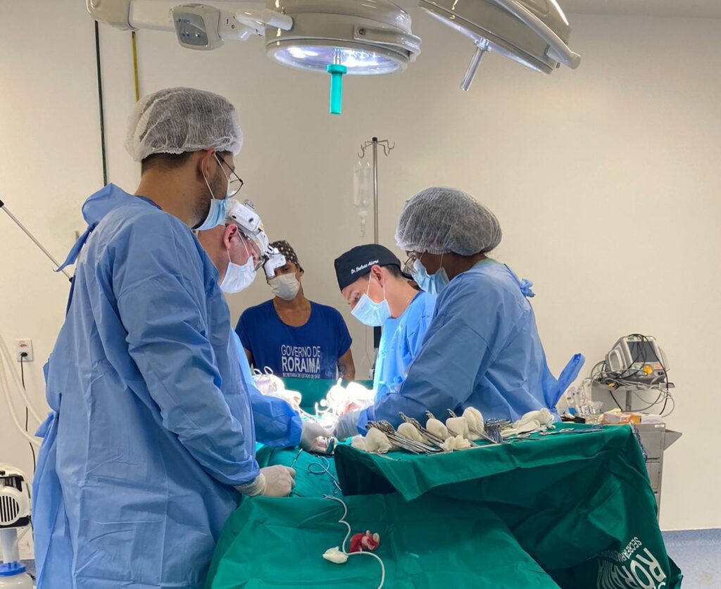 O Governo de Roraima, por meio da Sesau (Secretaria de Saúde), promove no período de 10 a 16 de abril, o segundo mutirão de cirurgias eletivas no Hospital Regional Sul Ottomar de Sousa Pinto, em Rorainópolis, situado na região sul do Estado. 
