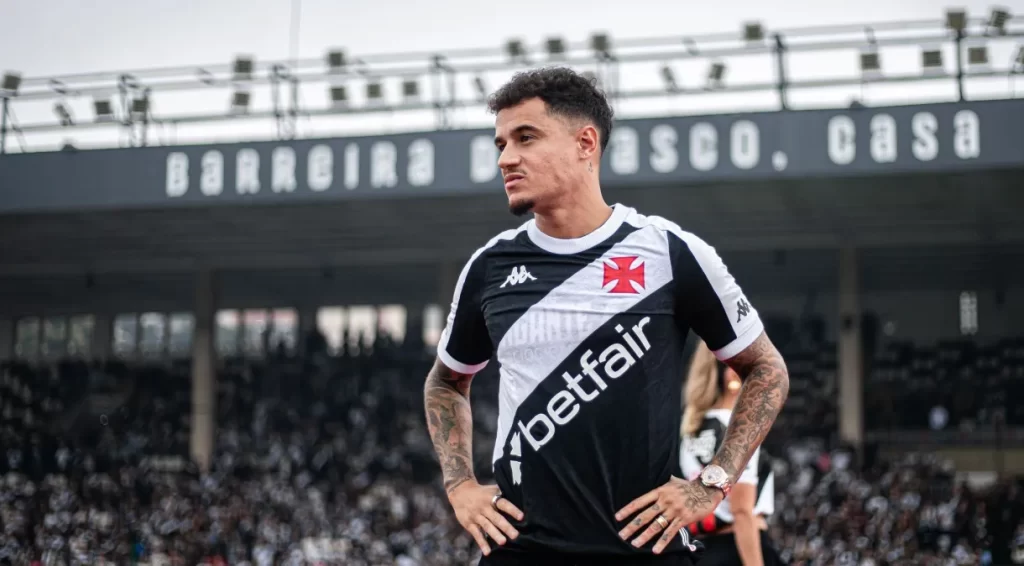 Philippe Coutinho foi apresentado para a torcida do Vasco em São Januário