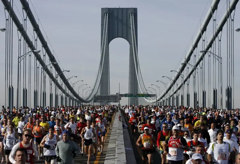 Mais de 200.000 pessoas se inscreveram para uma vaga na loteria da Maratona de Nova York este ano, disseram os organizadores do evento nesta quarta-feira (5), um aumento de 22% em relação a 2024, evidenciando um crescimento na popularidade da corrida de longa distância nos Estados Unidos.