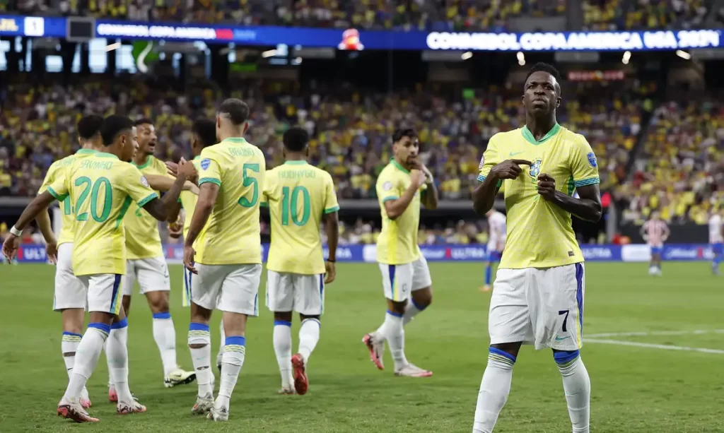 A primeira convocação do ano da seleção brasileira para as Eliminatórias Sul-Americanas para a Copa do Mundo de 2026 trouxe novidades. Na lista com 23 jogadores do técnico Dorival Júnior estão o atacante Neymar (Santos), o lateral-direito (Wesley) e o meio-campista Joelinton (Newcastle).￼