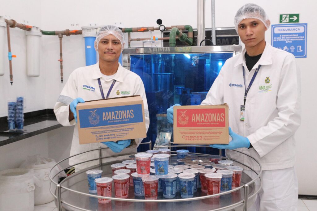 O 58º Festival de Parintins, que acontece este ano nos dias 27, 28 e 29 de junho, vai contar com a distribuição gratuita de 600 mil copos temáticos dos bois Caprichoso e Garantido na ação “Água nas Torcidas”, uma iniciativa do Governo do Amazonas, por meio da Companhia de Saneamento do Amazonas (Cosama). Para garantir a entrega da produção, o processo de envasamento dos copos começou a ser realizado no dia 23 de maio, no município de Manaquiri (a 60 quilômetros de Manaus).