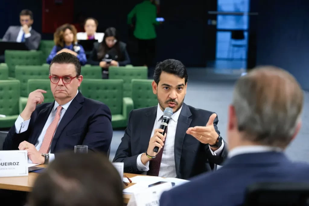 Em audiência de conciliação no STF (Supremo Tribunal Federal), nesta terça-feira (24), o ministro da AGU (Advocacia-Geral da União), Jorge Messias, informou que o governo planeja ressarcir os aposentados e pensionistas vítimas de fraude no INSS (Instituto Nacional do Seguro Social) a partir do dia 24 de julho.