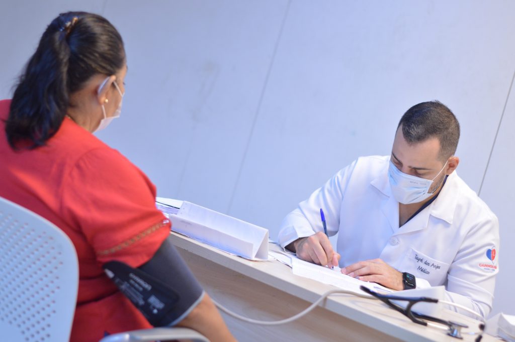 A Fundação de Vigilância em Saúde do Amazonas – Dra. Rosemary Costa Pinto (FVS-RCP), órgão da Secretaria de Estado de Saúde (SES-AM), atualiza, nesta segunda-feira (16/06), o Informe Epidemiológico de Vírus Respiratórios no Amazonas destacando a redução nos casos e óbitos por Síndrome Respiratória Aguda Grave (SRAG) associados a vírus respiratórios. O documento está disponível em https://www.fvs.am.gov.br.