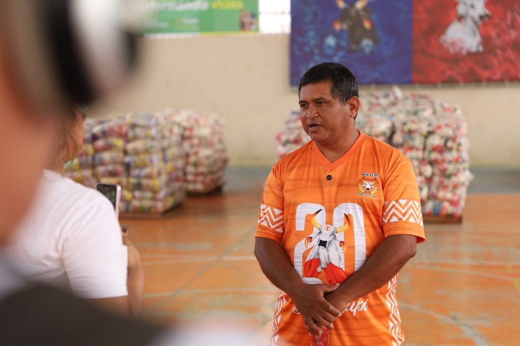 O Governo do Amazonas, por meio do Fundo de Promoção Social e Erradicação da Pobreza (FPS), entregou, nesta terça-feira (1º/07), aproximadamente 50 mil itens alimentícios a dez Organizações da Sociedade Civil (OSCs) do município de Parintins. Os alimentos são resultado da arrecadação da Festa dos Visitantes, evento que antecedeu o 58º Festival de Parintins 2025.