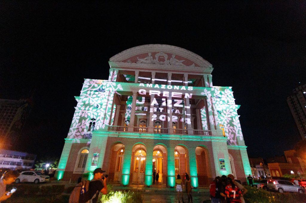 A cidade de Manaus recebe de 1º a 10 de agosto o Amazonas Green Jazz Festival, com mais de dez espetáculos de artistas nacionais e internacionais. Na programação constam grandes nomes como a National Youth Orchestra Jazz (NYO Jazz), a big band jovem da Fundação Carnegie Hall, uma das mais conhecidas casas de concertos do mundo, além do cantor Ivan Lins e do pianista pernambucano Amaro Freitas, indicado ao Grammy Latino de 2024.