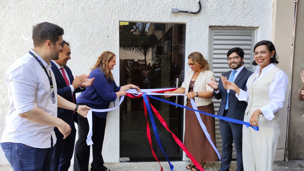 A Secretaria de Estado de Saúde (SES-AM) deu mais um passo no fortalecimento da sua estrutura administrativa, ao inaugurar, nesta terça-feira (1º/07), o novo espaço da Procuradoria Jurídica e do Núcleo de Apoio Técnico do Judiciário (Natjus), localizado na sede do órgão, na avenida André Araújo, 701, bairro Aleixo.