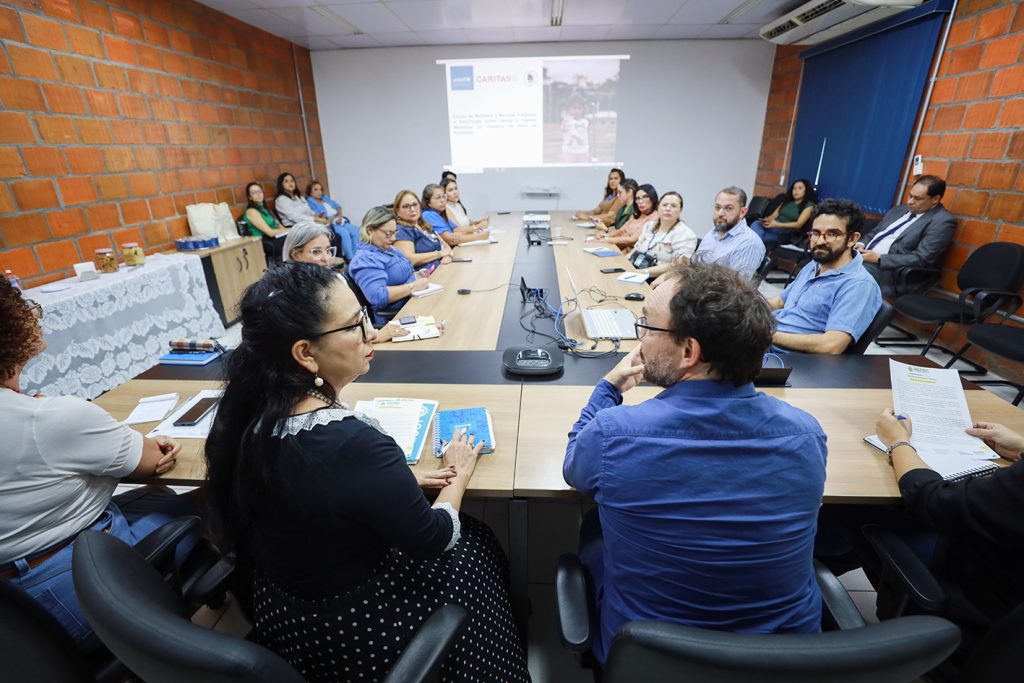 Comunidades indígenas e ribeirinhas dos municípios de Lábrea e Humaitá (a 702 e 590 quilômetros de Manaus, respectivamente), no sul do Amazonas, vão receber o projeto-piloto do Programa Dignidade Menstrual, do Fundo das Nações Unidas para a Infância (Unicef). A iniciativa, que tem o apoio do Governo do Amazonas, tem como objetivo promover a saúde e a higiene menstrual, por meio da distribuição de kits básicos de uso pessoal.