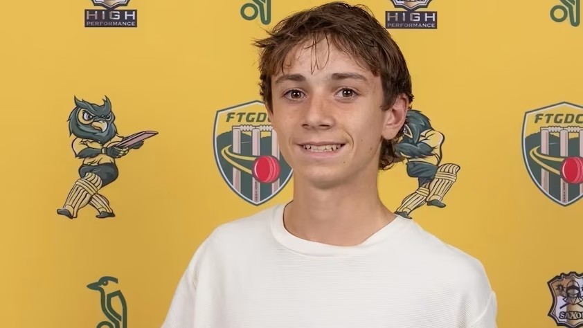 Jogador de críquete morre após ser atingido por bola durante treino