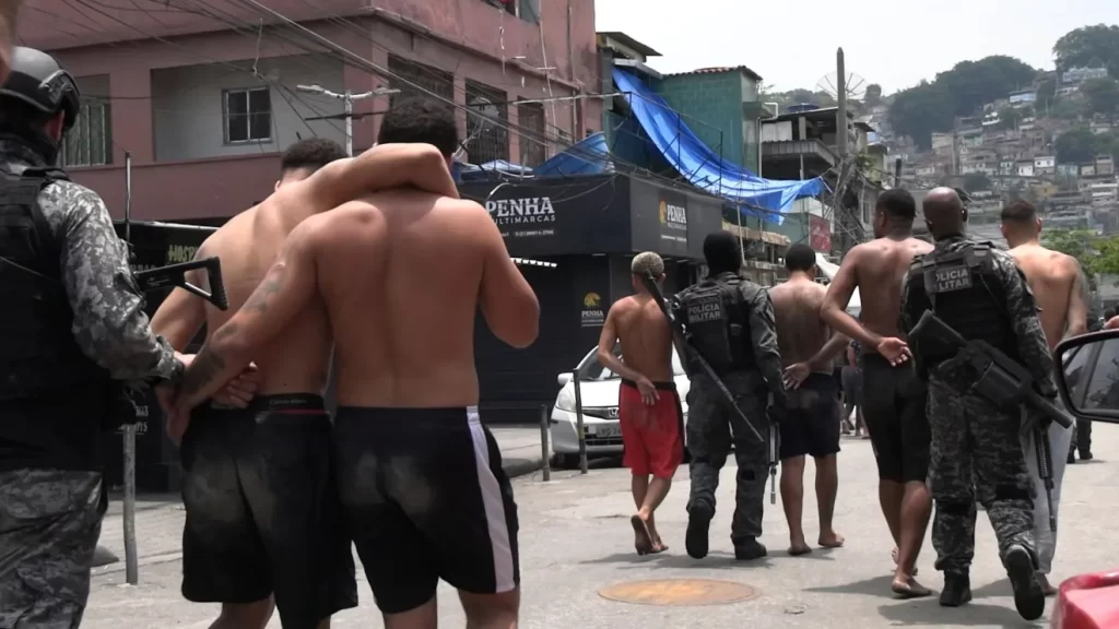 “Arsenal de guerra”: CV usa armas da Europa, drones e roupas camufladas