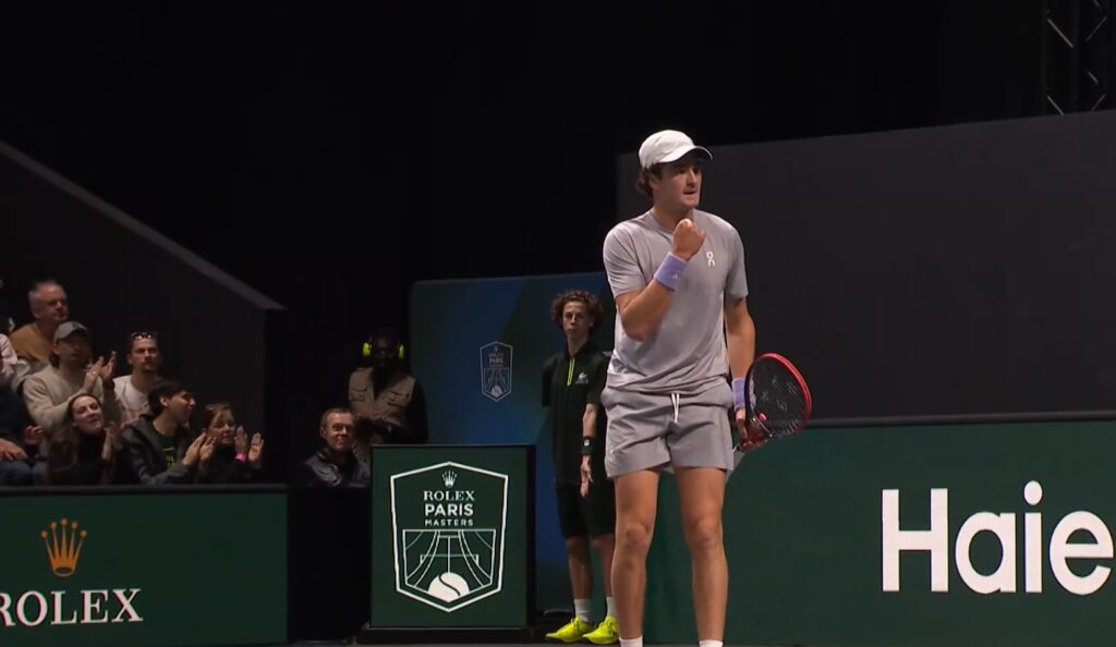 Sem descanso, João Fonseca estreia com vitória no Masters 1000 de Paris