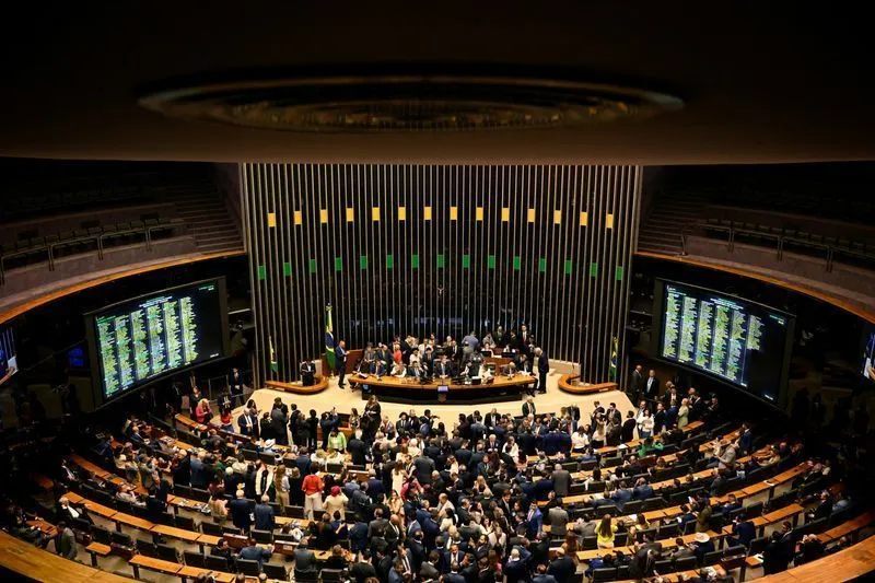 Câmara dos Deputados  aprova gratuidade para bagagem de mão e despachada de até 23 kg