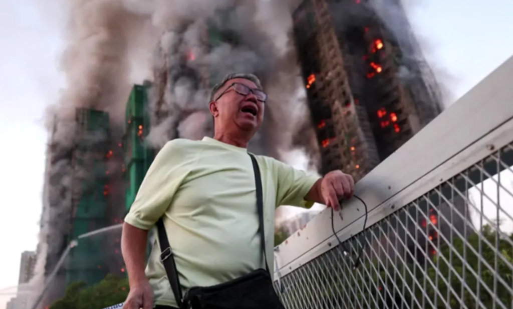 Sobe para 83 o número de mortos no incêndio em Hong Kong