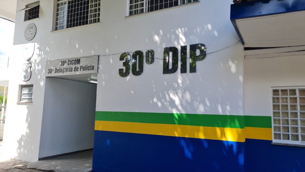 PC-AM prende mulher que usou documento falso para tentar aplicar golpe em empresa de peças de enxoval