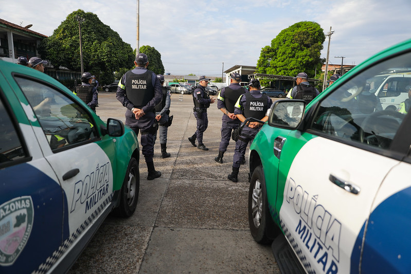 Polícia Militar do Amazonas prende dupla com mais de 700 porções de entorpecentes na zona norte