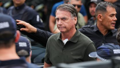 Com prisão iminente, Bolsonaro tenta acelerar articulações políticas