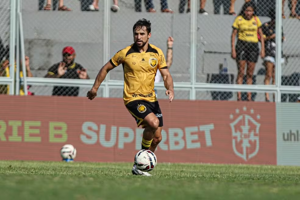 Guilherme Xavier fala em união após vitória do Amazonas e destaca foco pela permanência