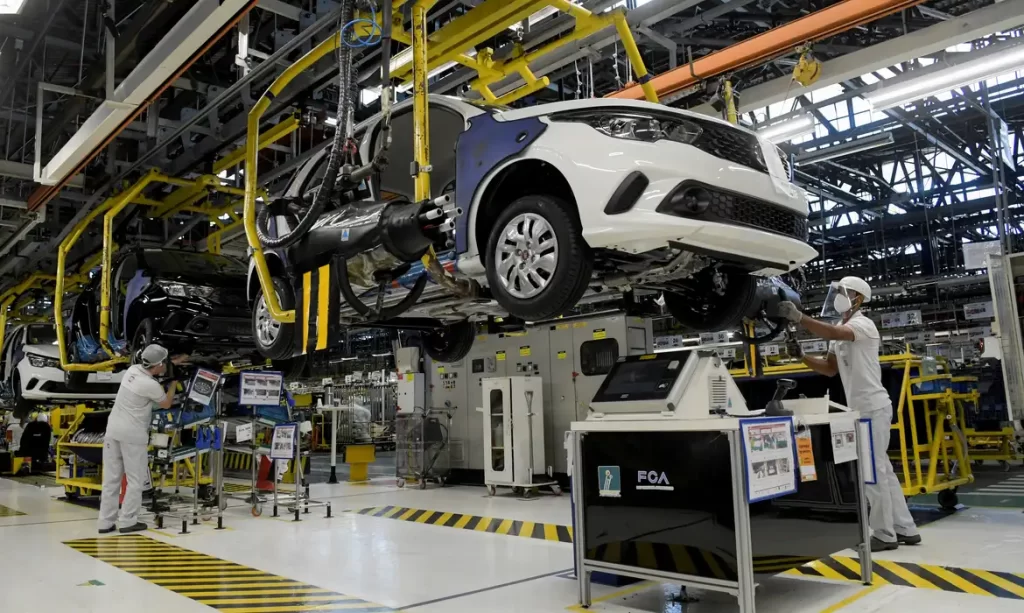 Produção industrial reverte queda e sobe 0,1% em outubro, mostra IBGE