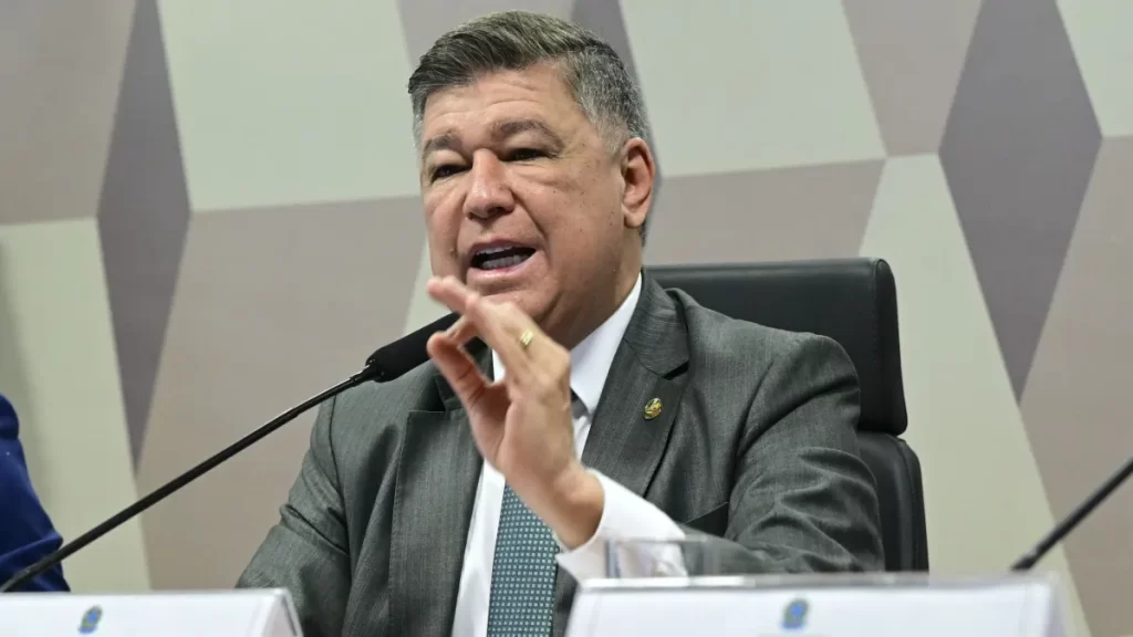 Após nova operação, Carlos Viana vê esquema “muito maior” e pede mais prazo à CPMI