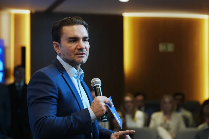 Celso Sabino se torna o 14º ministro a deixar o governo Lula