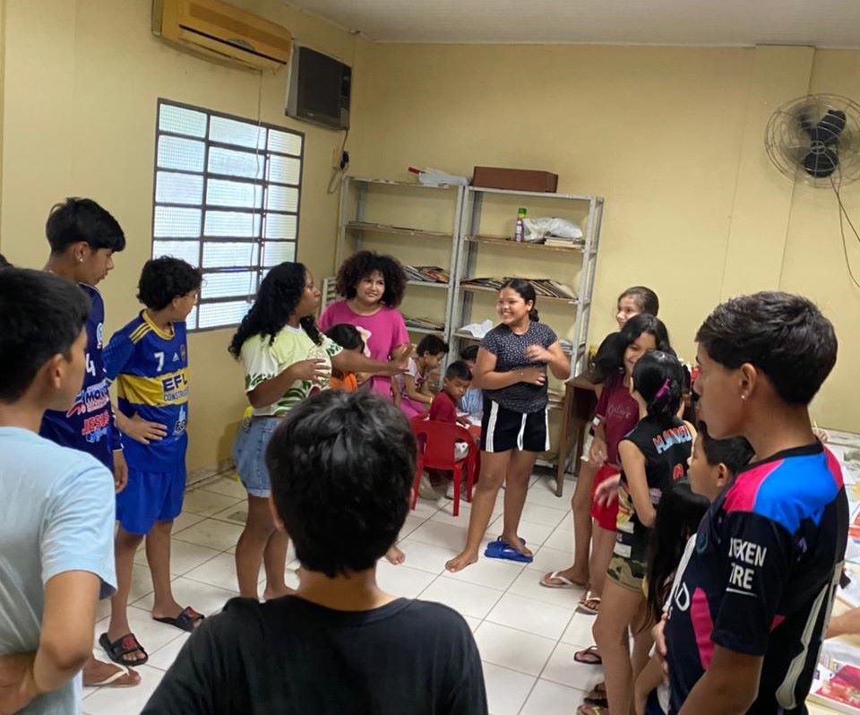 Espetáculo ‘Um Sonho de Natal’ encerra oficinas de Teatro do Oprimido em Manaus