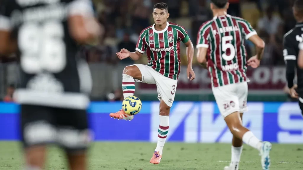 Fluminense oficializa rescisão do contrato de Thiago Silva