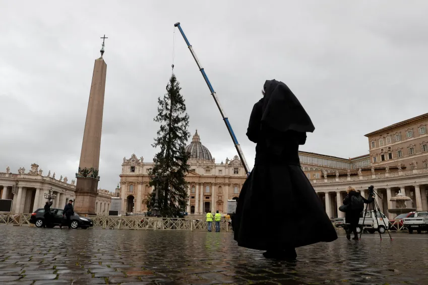 Vaticano vota contra permissão para mulheres servirem como diaconisas