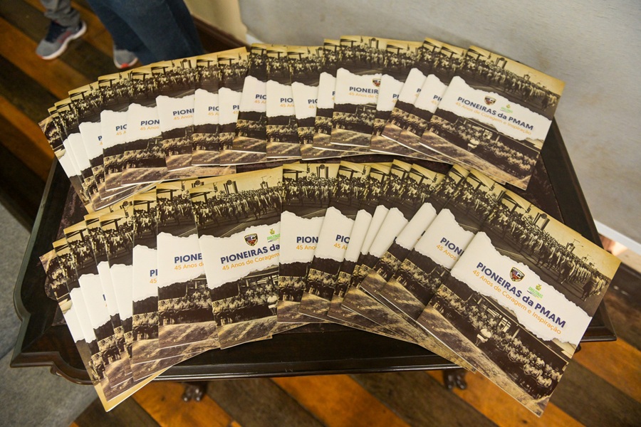 PMAM lança revista comemorativa pelos 45 anos da primeira turma de mulheres da corporação