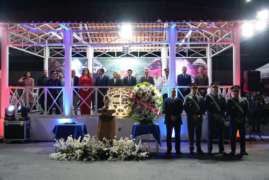 PMAM homenageia data de retorno da Guerra de Canudos e concede medalhas a servidores da Segurança Pública