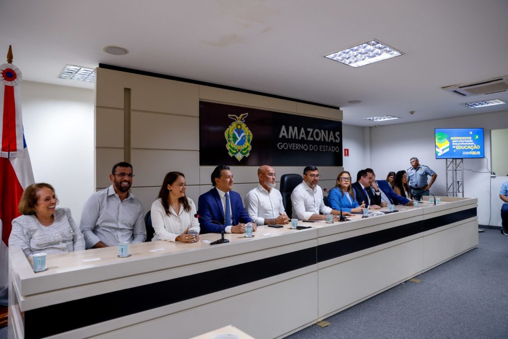 Governo do Amazonas inicia pagamento da segunda parcela do 13º salário e injeta mais R$ 1,4 bilhão na economia local