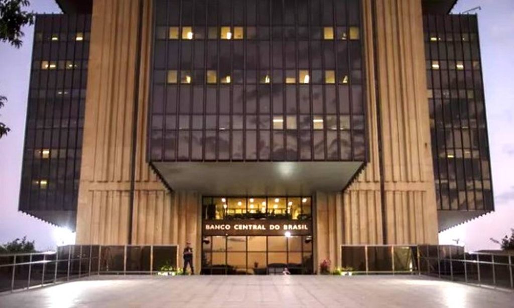 Mercado financeiro eleva projeção do PIB para 2,25% em 2025