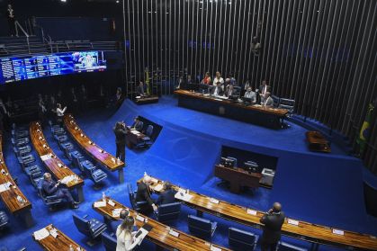 Senadores reagem contra PL da Dosimetria e se mobilizam para adiar proposta
