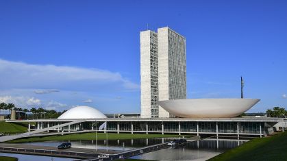 Antes de votação do Orçamento, governo mira redução de incentivos fiscais