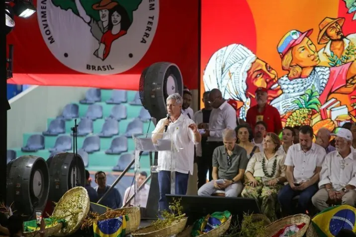 Governo anuncia pacote de R$ 2,7 bilhões para reforma agrária