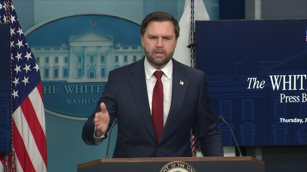 JD Vance diz que vítima de agente do ICE foi radicalizada e interferiu em ação