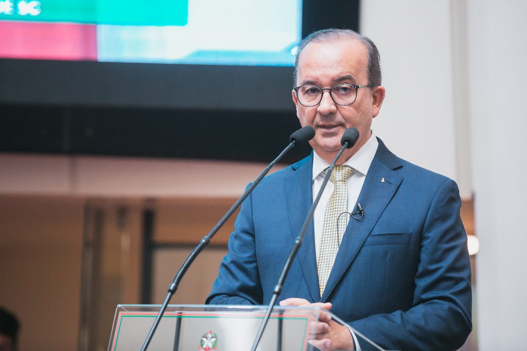 Governador de Santa Catarina sanciona lei que proíbe cotas raciais em universidades