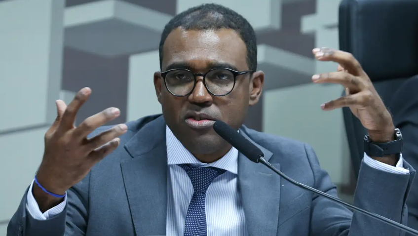 Caso Master: diretor do Banco Central abre conta bancária e sigilo de conversa com BRB