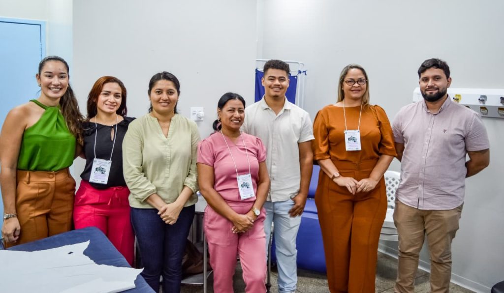 SES-AM qualifica profissionais da Atenção Básica de Saúde para inserção de implante contraceptivo