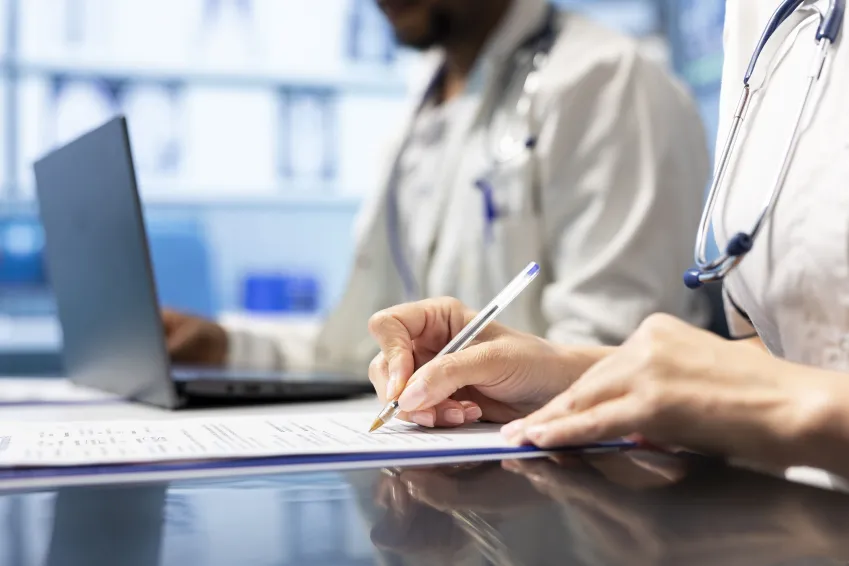 Atestados médicos em papel seguem válidos em todo o país, diz CFM