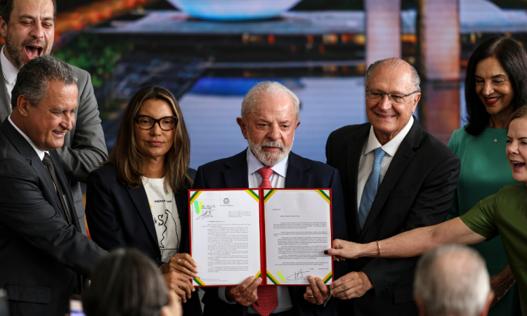 Oposição quer derrubar veto à Dosimetria em janeiro; governistas prometem mobilização