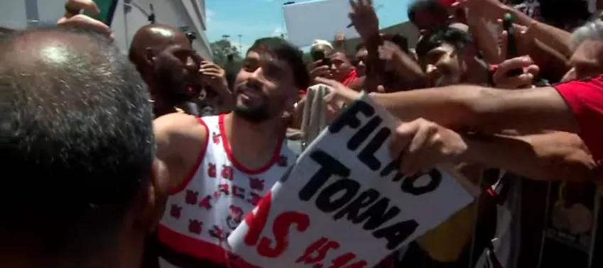 Paquetá desembarca para fechar com Flamengo e avisa: “Quero jogar logo”