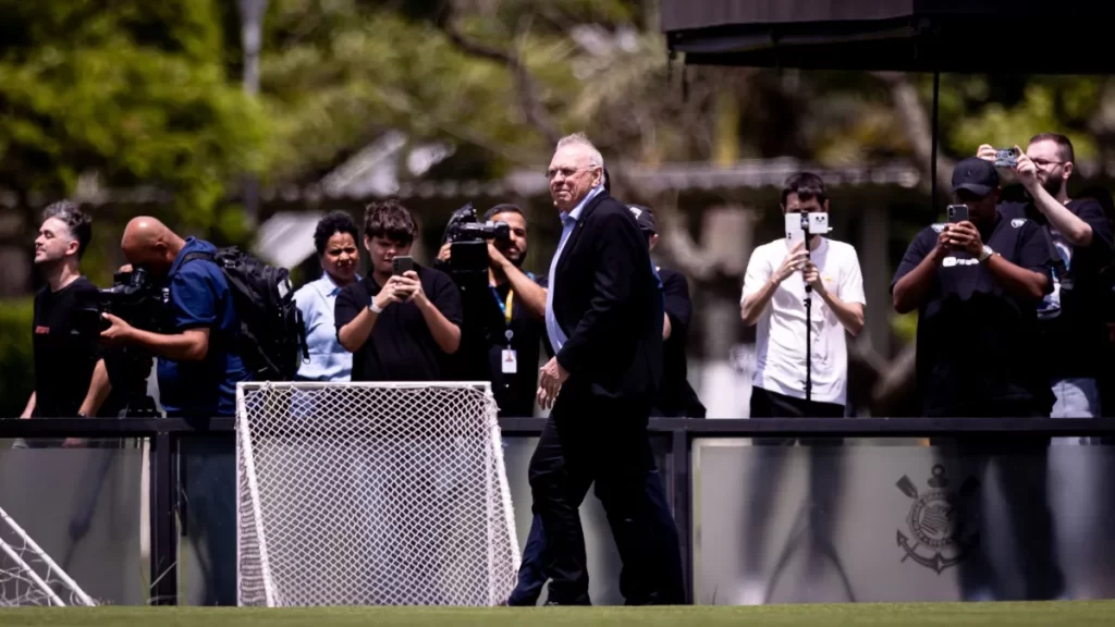 Corinthians recebe R$ 70 milhões em empréstimo para derrubar transfer bans