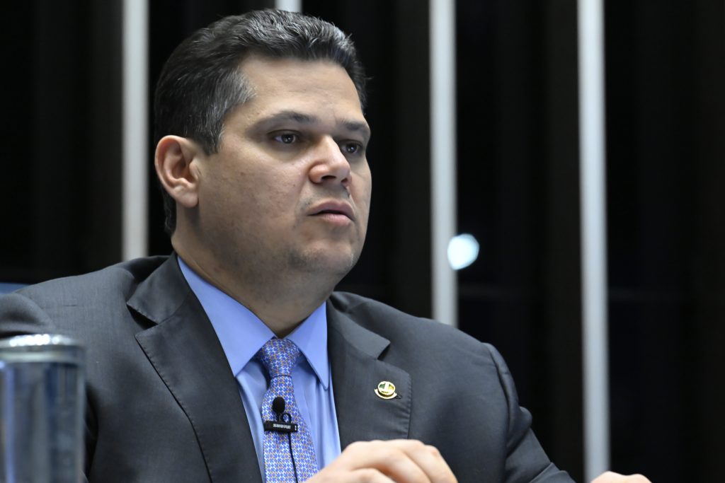 Governo recorrerá a Davi Alcolumbre contra quebra de sigilo de Lulinha