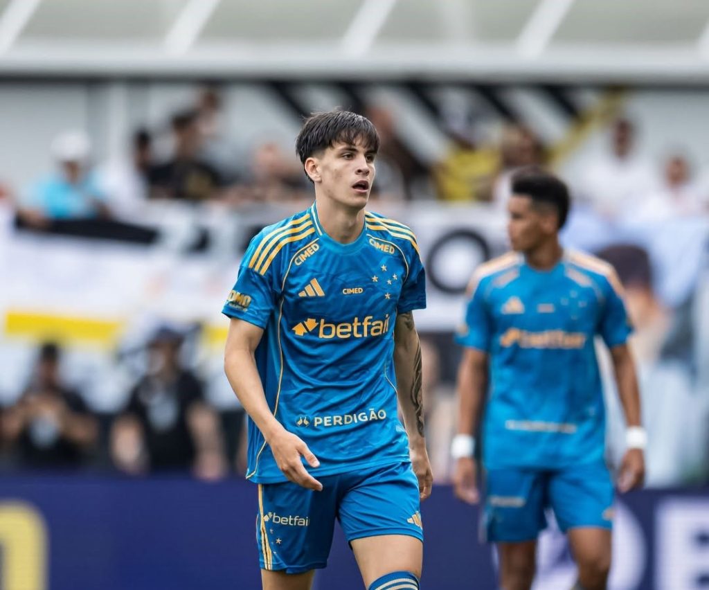 Cruzeiro renova com craque da Copinha e multa vai a R$ 607 milhões