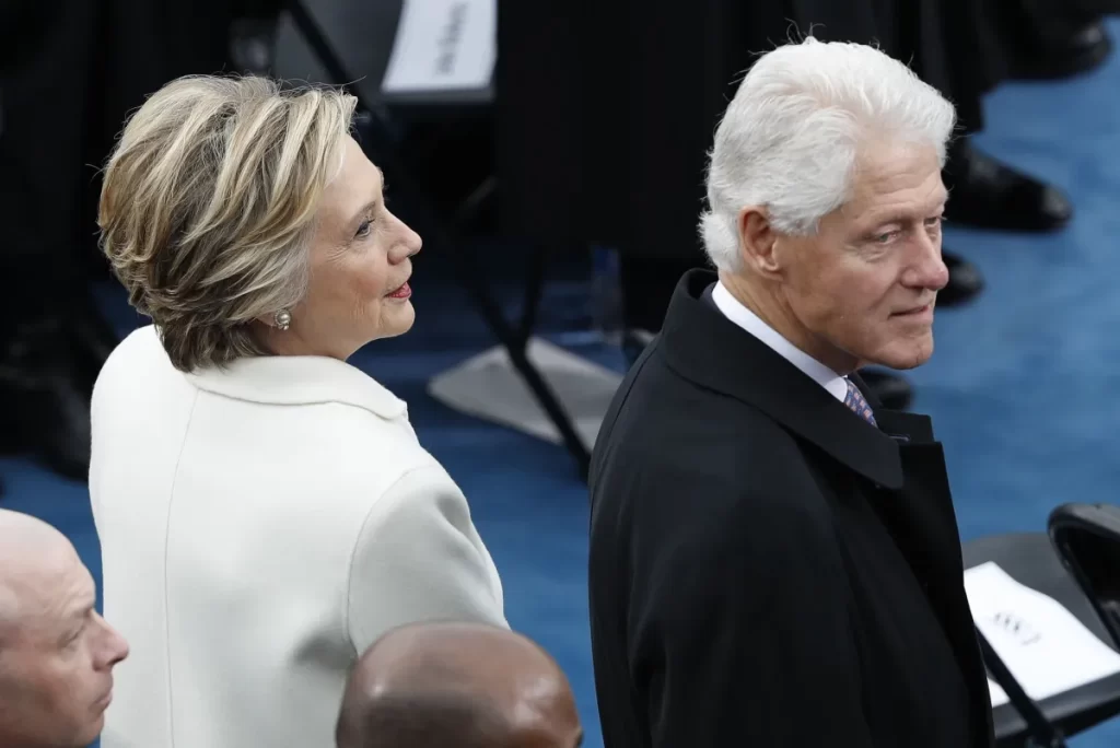 Jeffrey Epstein: Saiba como Hillary e Bill Clinton estão envolvidos no caso