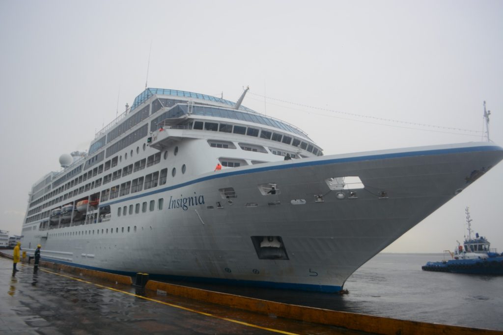 Temporada de cruzeiros 2026 é aberta com a chegada do MS Insígnia ao Porto de Manaus